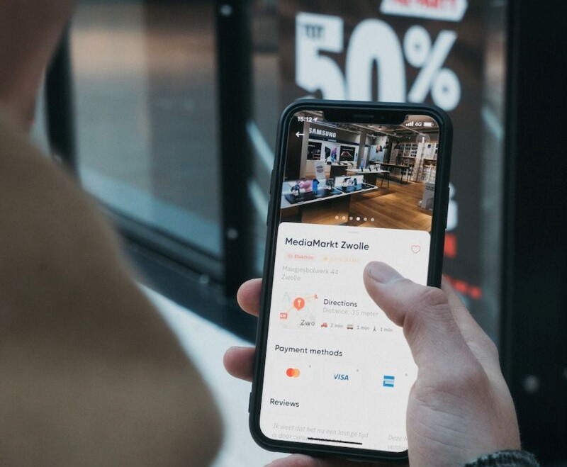 Når det digitale adfærd skaber salg i den fysiske butik Når det digitale adfærd skaber salg i den fysiske butik