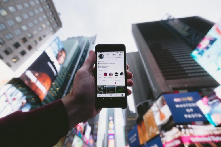 Social commerce er strategien for brand-orienterede virksomheder Social commerce er strategien for brand-orienterede virksomheder